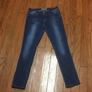 💥YMI WannaBettaButt skinny jeans size 9💥